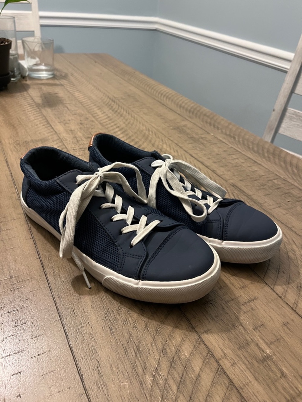 Lucky Brand Men's Navy Low-Top Sneakers with White Laces
